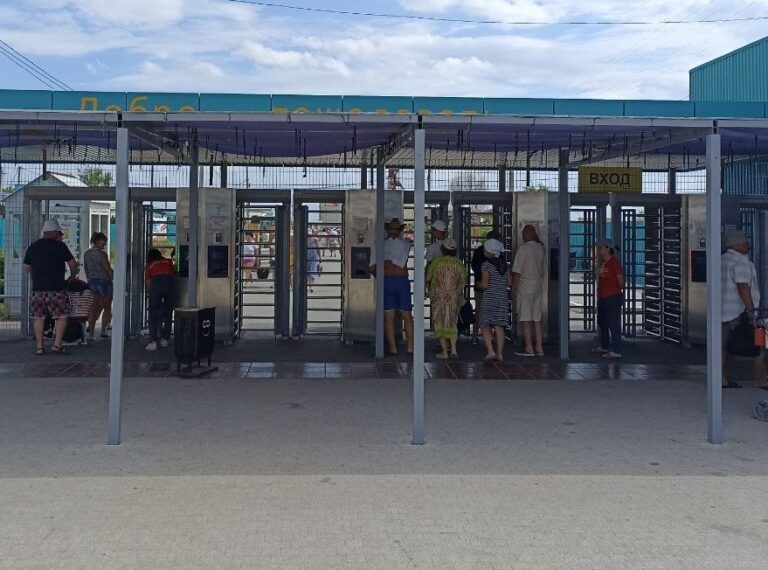    В Соль-Илецке работу платежных терминалов на входных группах курорта восстановили Кристина Просвиркина