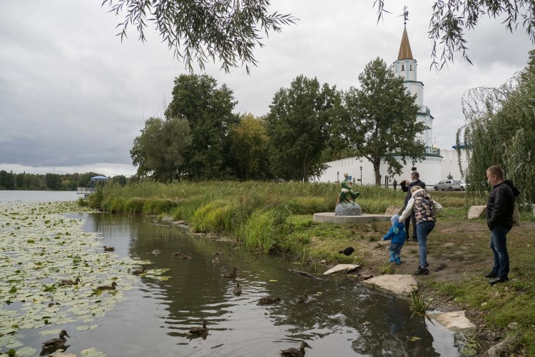    «Хотел бы на Раифском озере экологическую тропу сделать. Там очень красивый древний лес, есть ювелирные бобровые погрызы».   
Фото: «БИЗНЕС Online»