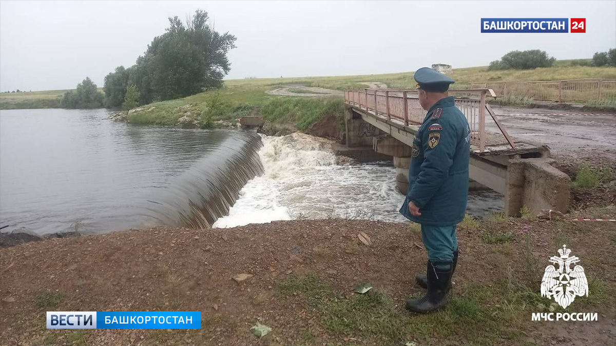    МЧС: прорыв дамбы в Челябинской области не повлиял на обстановку с подтоплениями в Башкирии