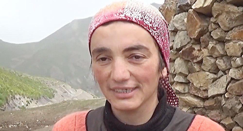 Таджикистан - "Муж нашел 2-ю жену в РФ, но главное - деньги присылает". Таджичка рассказала, как живет - пока муж на заработках