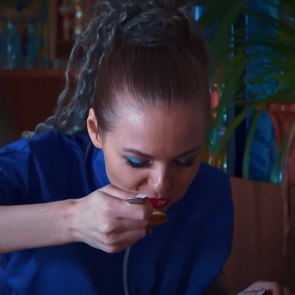     Рецензия на клип Игоря Цыбы «Настя Кальян»: Ты и Монро, и Кардашьян