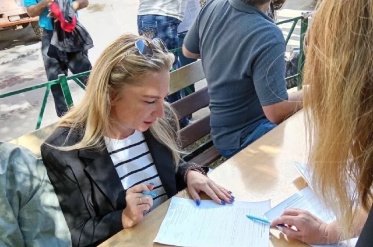    Семьи, чьи квартиры пострадали во время пожара, получат по 150 тысяч рублей