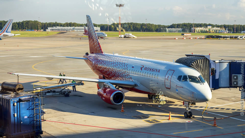 1. Сухой SuperJet 100-95B Бортовой №: RA-89063 «Геленджик» © NickFW.ru — 25.07.2024г.