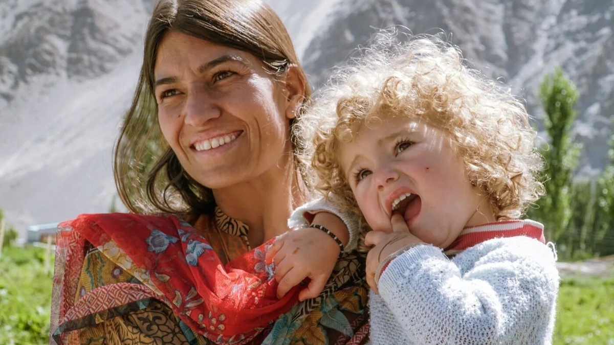 На границе Китая и Индии, на берегах суровой реки Хунза, живёт малый народ с аналогичным названием.