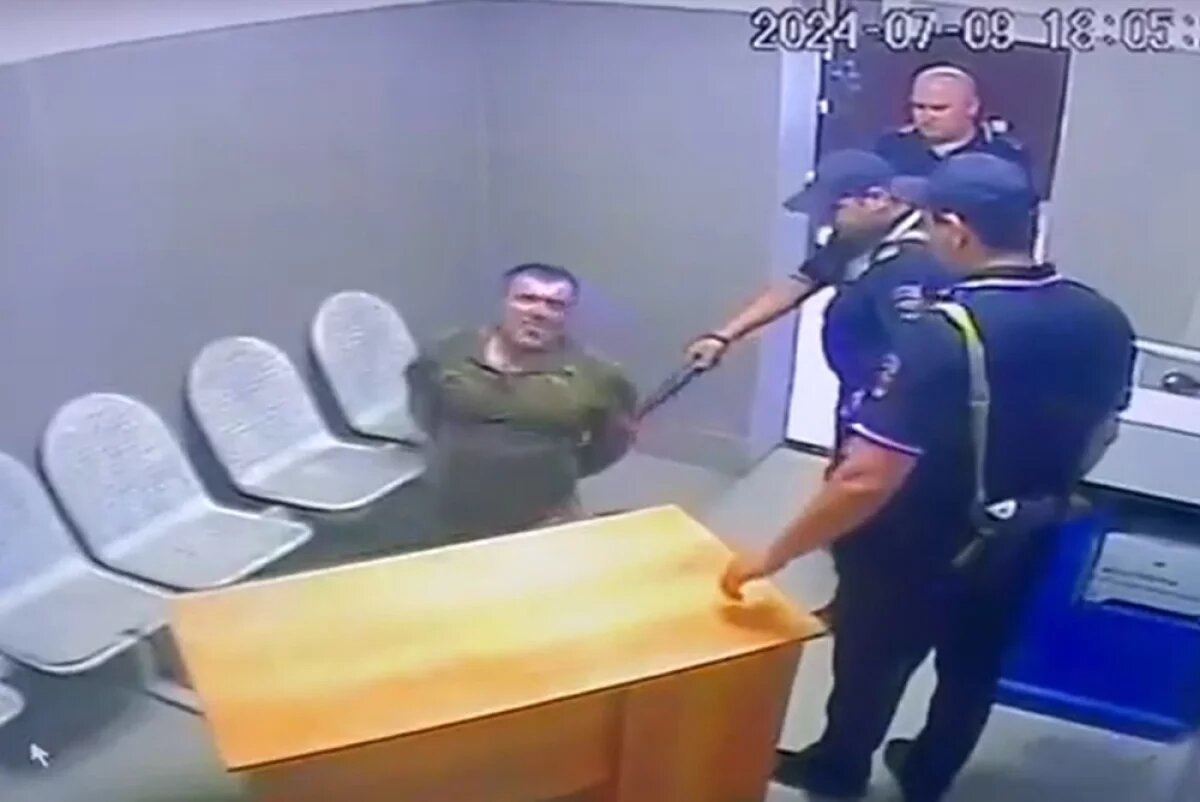    Появилось видео смерти участника СВО в отделе полиции Махачкалы