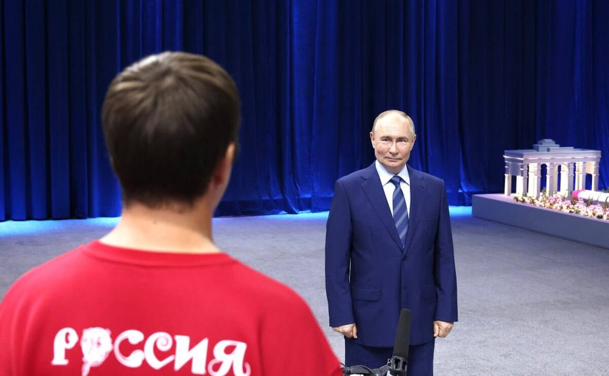  📷    Владимир Путин утвердил сроки и порядок начала работы Национального центра «Россия» Марина Шарт