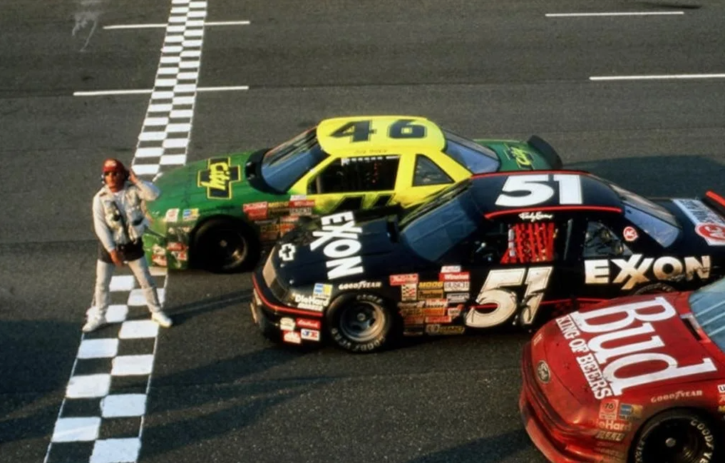 Кадр из фильма "Дни грома" (1990)