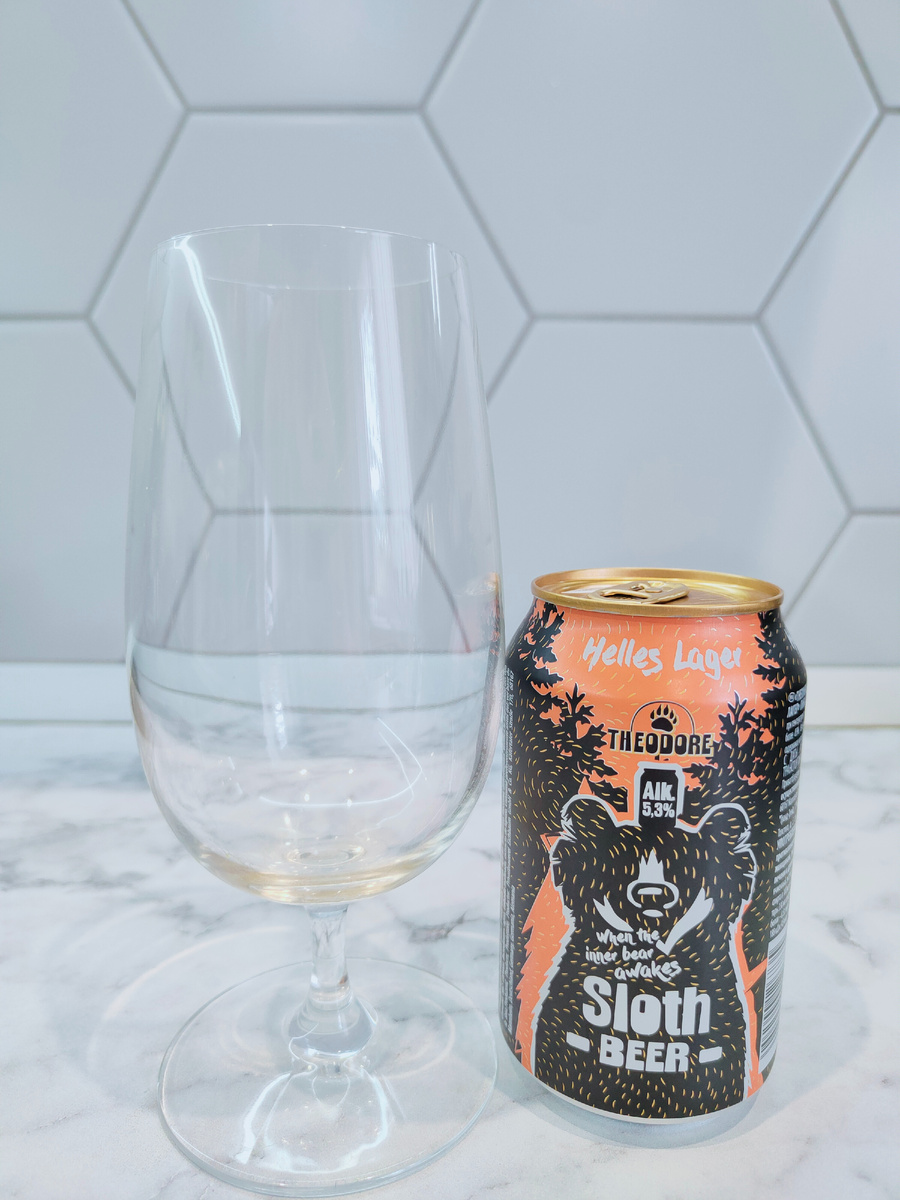 Пиво "Theodore Sloth Beer Helles Lager" (Теодор Слот Бир Хеллес Лагер) из Германии