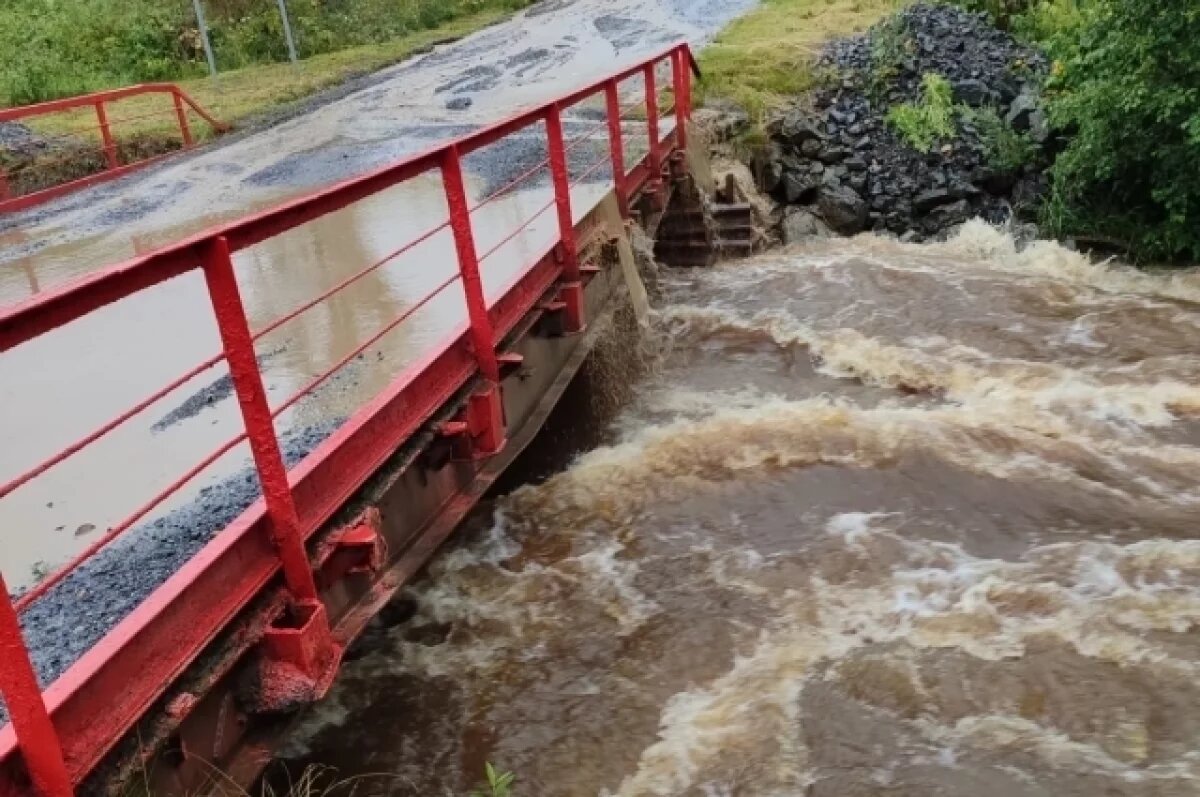    Из-за разлива горной реки закрыли проезд в нацпарк «Зюраткуль»