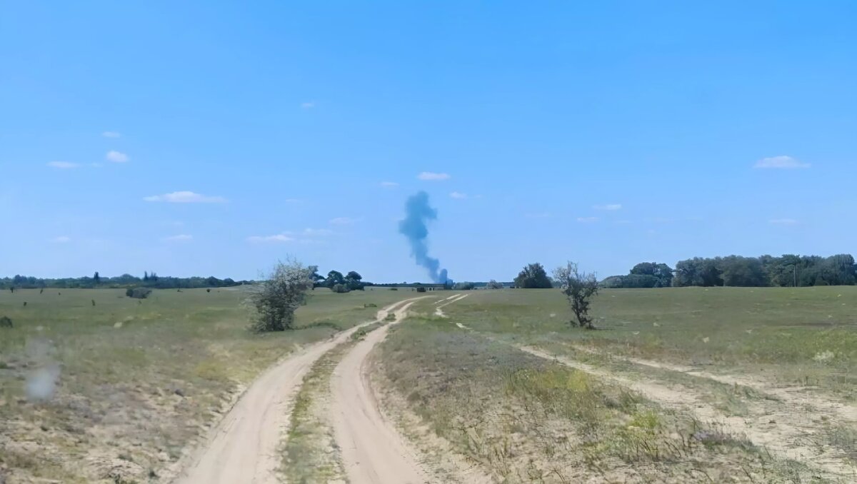 В Волгоградской области рухнул истребитель Су-34. Кадр из видео