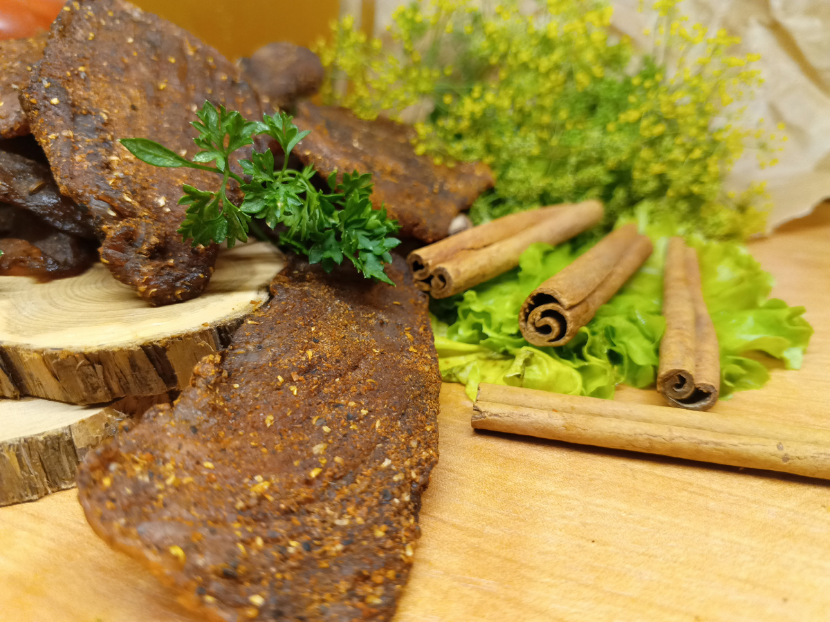 Ферментированные джерки с корицей.