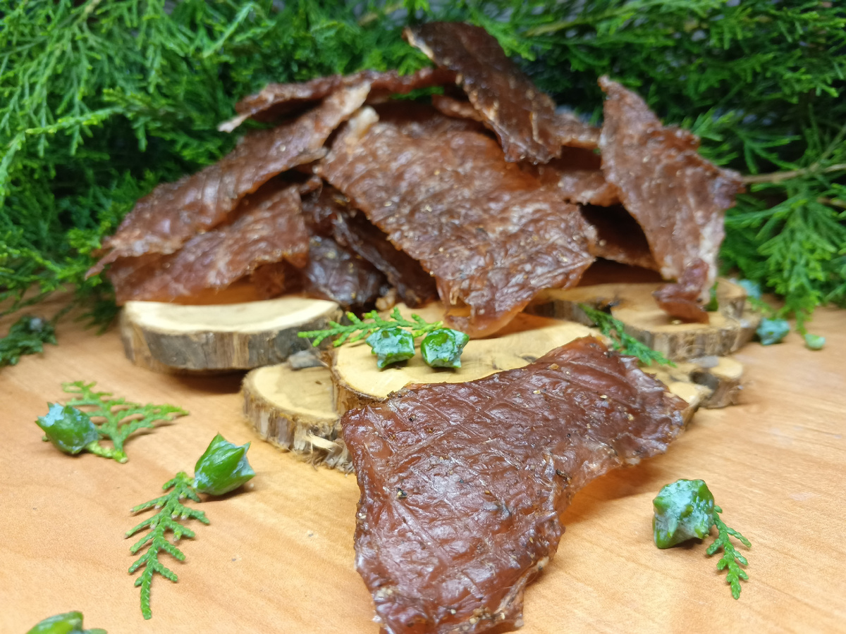 Джерки с можжевельником.