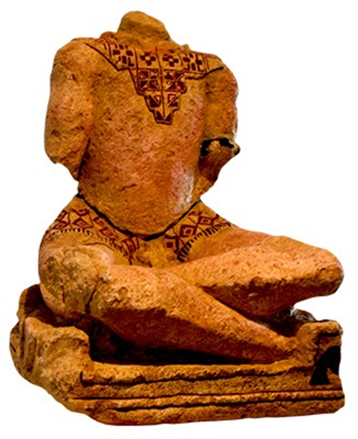 Фрагментированная каменная статуя V в. ВСЕ из Гланума (Γλανόν) на территории коммуны Сен-Реми-де-Прованс во французском департаменте Буш-дю-Рон. Источник: Семененко А. А. Кельтские этюды. О кельтской конной богине и её ригведийско-южноазиатских истоках. О кельтской транспортно-боевой платформе. — Воронеж: Электронная монография на правах рукописи, 2021. — 553 с. + 474 илл. — ISBN 978-5-6043336-5-5. — С. 14, Илл. 1.