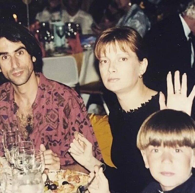 64-летний Александр Толмацкий и его вторая молодая жена Анна, к которой он ушел 