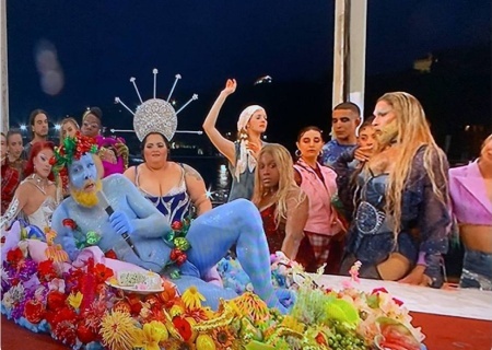    Трансвеститы открыли Олимпиаду в Париже, изображая Тайную вечерю и выдавая себя за Христа и его учеников