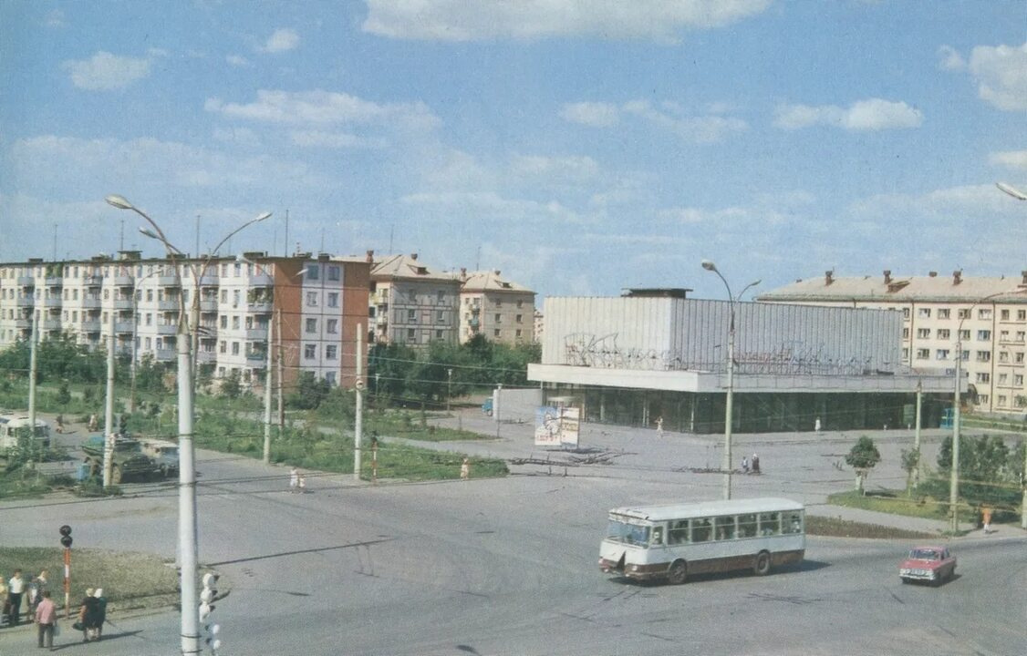 Перекресток улиц Космонавтов и Терешковой 