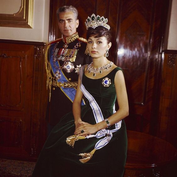 Шах Мохаммед Реза Пехлеви с супругой Фарах. Фото 1960-х годов.