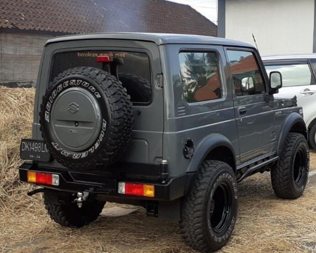 Suzuki Samurai сзади. Источник фото: Pinterest.ru