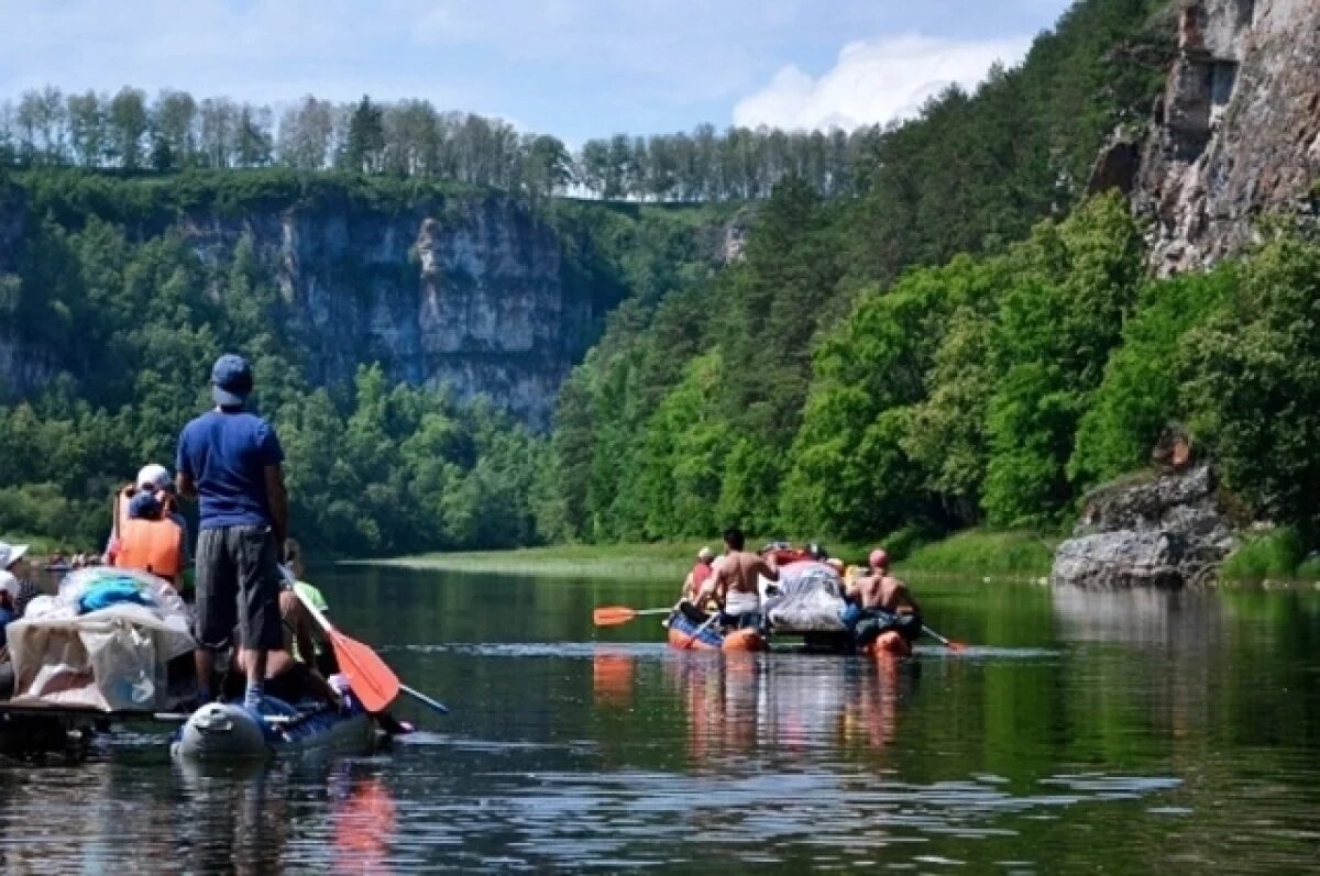    Путешественников на лодках доставили в Челябинск