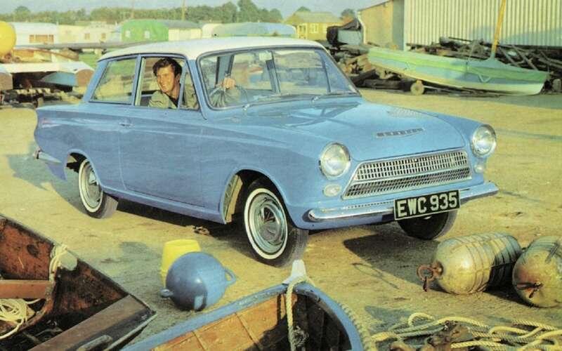    Двухдверный Ford Cortina 1200 в Британии был прямым конкурентом Москвича-403.