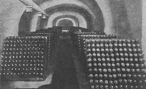 Национальная электронная библиотека📷Бутылки с шампанским в подвалах здания Биржи