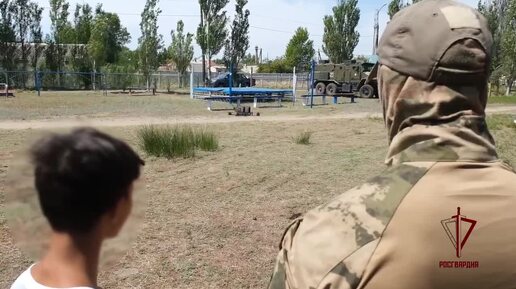 Росгвардейцы и военные контрразведчики провели тематическую встречу с юными жителями ДНР