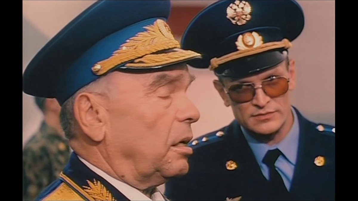 "Может не надо? - Молчать. У меня ваш маршал сортиры под Кёнигсбергом чистил"