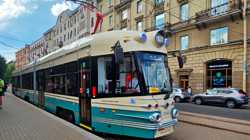 Трамваи «Достоевский» и «Довлатов» на маршруте № 6 в Санкт-Петербурге
