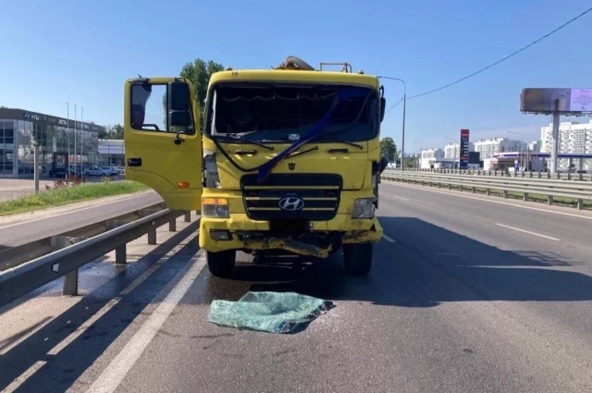    Следователи организовали проверку после ДТП с автобусом и цистерной