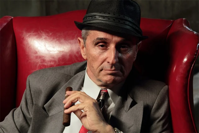 Солидные мужчины 