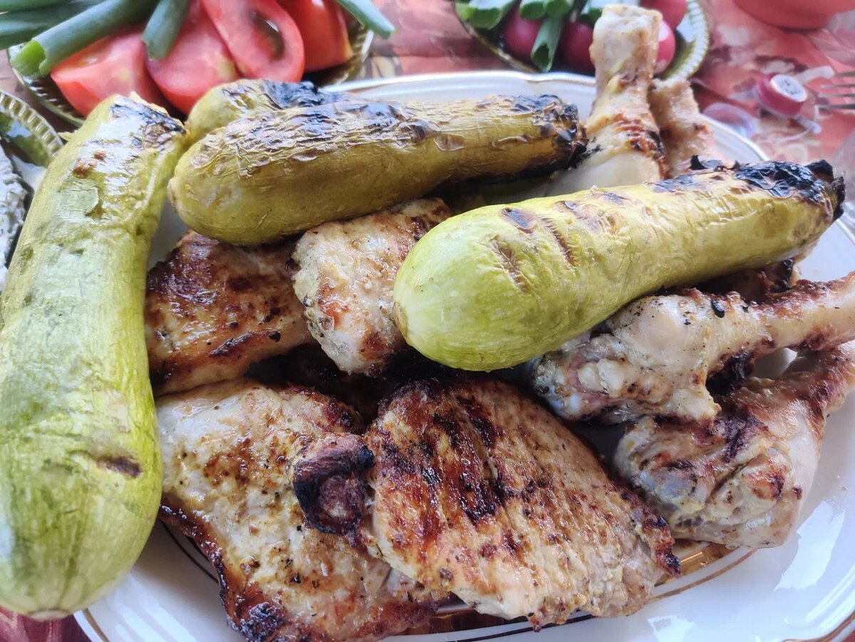 Мясо и овощи на мангале. Фото Светы Давыдовой