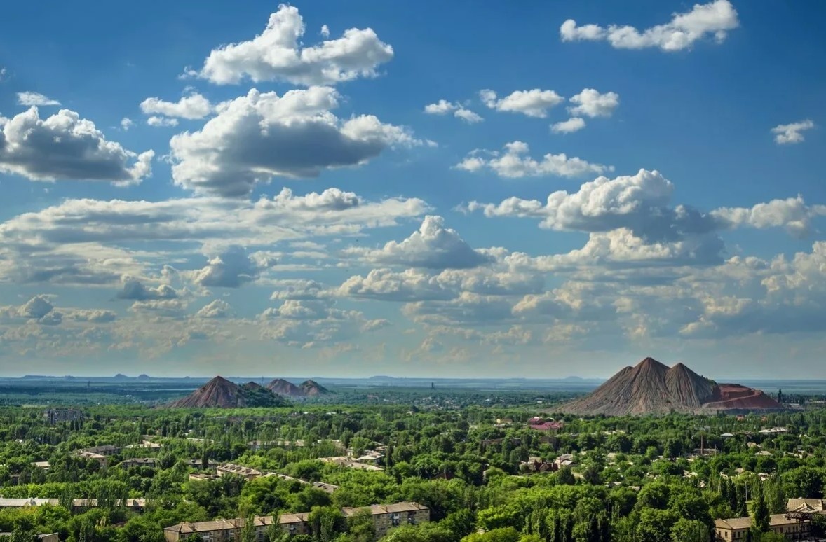 Города Донбасса - это крупные населенные пункты, построенные в сложных геологических условиях