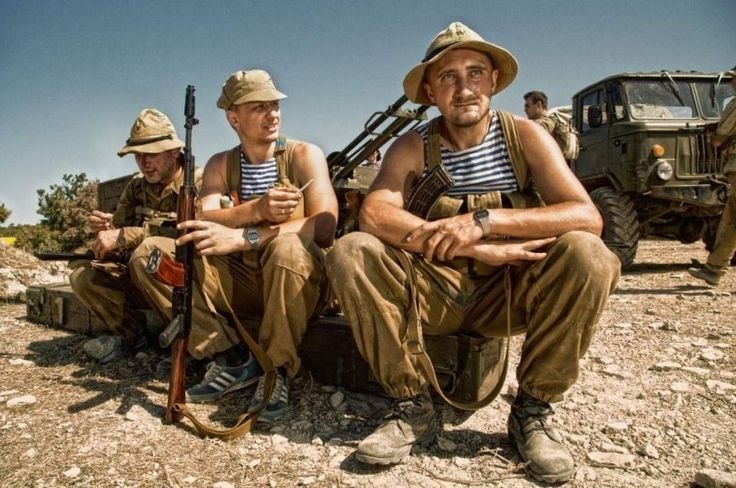 Прощайте, горы, вам видней, кем были мы в краю далеком.... Слова из песни группы "Каскад"