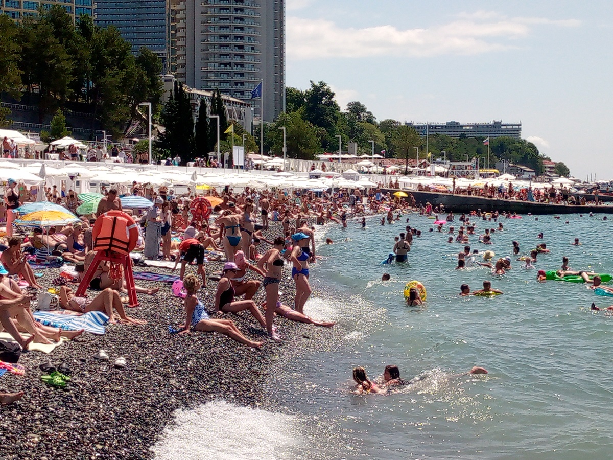 На сочинском пляже