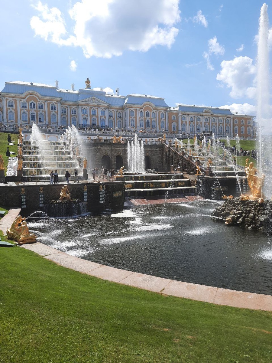 Парк фонтанов в Петергофе. Санкт-Петербург. Личные фото