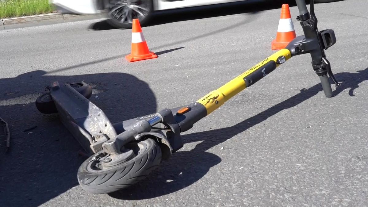    ﻿В Нижневартовске в двух ДТП с участием самокатов пострадали три человека