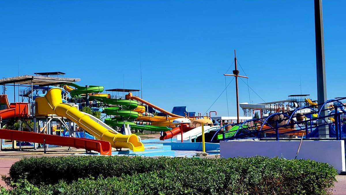 Как только аквапарк откроется (надеюсь 1 августа), покажу вам его. Фото автора.