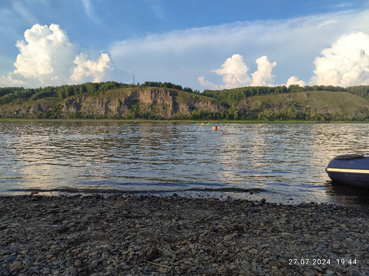 Это уже народ разъезжаться стал