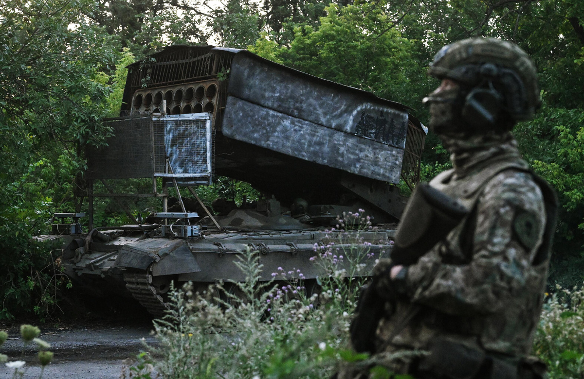 Военнослужащий ВС РФ у ТОС "Солнцепек" в зоне спецоперации © Sputnik/Станислав Красильников