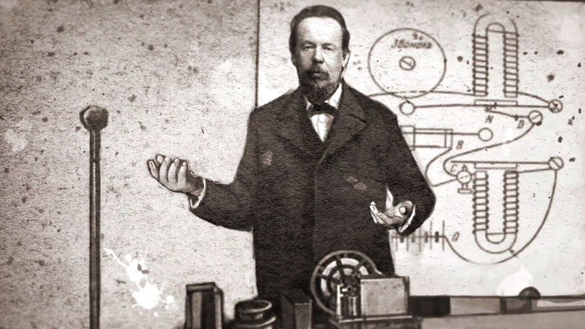 А. С. Попов на презентации своей радиоаппартуры 7 мая 1895 г