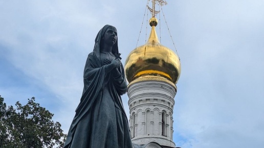 Донской монастырь в Москве и старинный некрополь