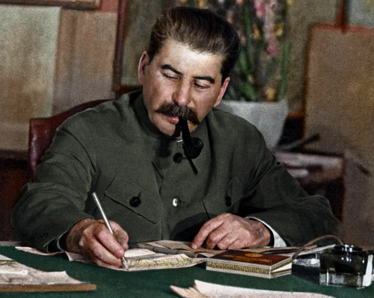 Сталин за работой