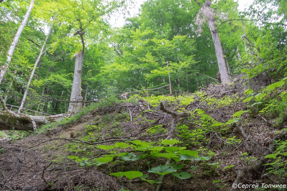Подъем от пещер рукотворных
