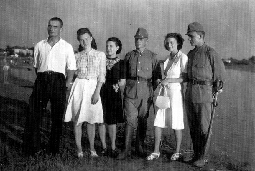 Русские бойцы "Отряда Асано" в Манчьжурии с семьями