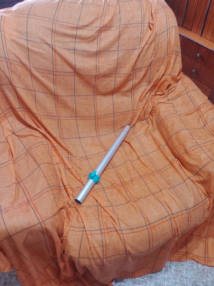 Нашла фото, когда я их пылесосила. Вот такие два гроба стояли у стола и занимали половину комнаты.