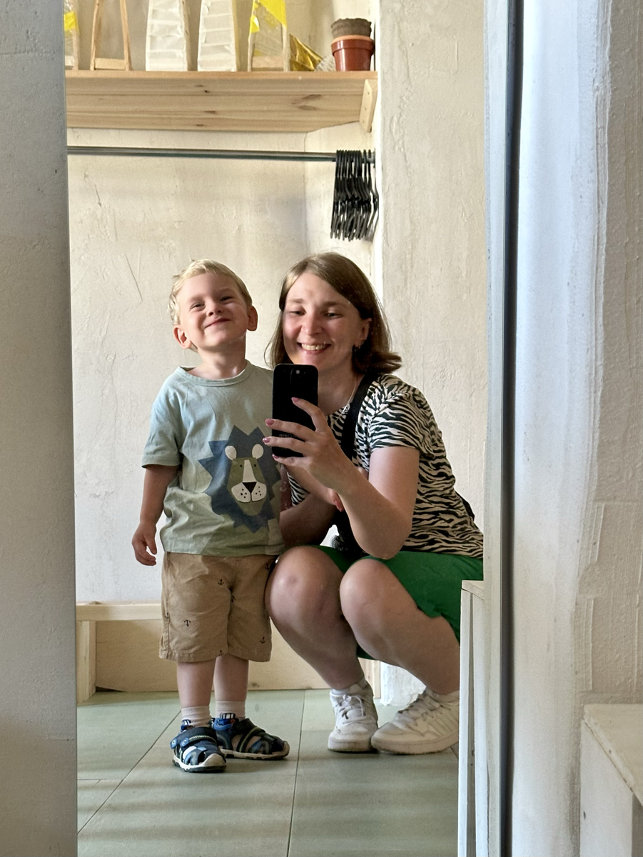 Эт наши лица с Тимохой, когда нам сказали, что до трёх лет никуда ходить нельзя :)))