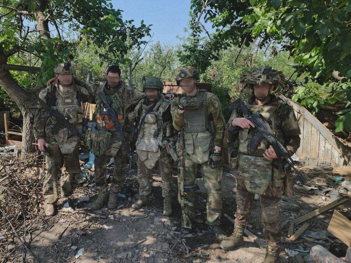 Разведчики Группировки «Центр» на одном из участков фронта. Фото @Laskovye_rebyata