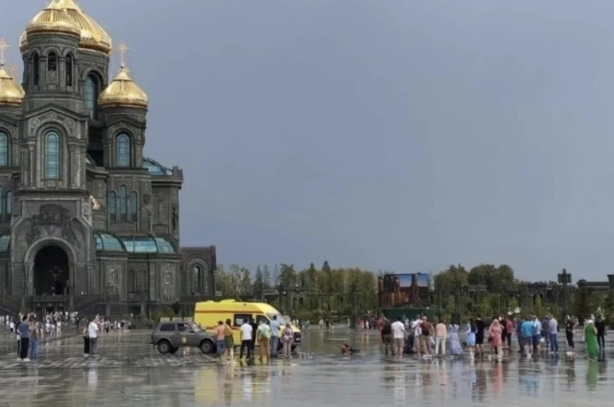    Один человек остается в тяжелом состоянии после удара молнии в Подмосковье