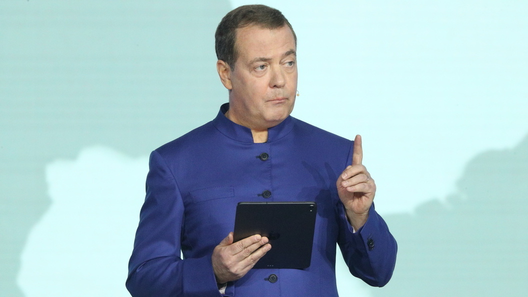 Дмитрий Медведев.
