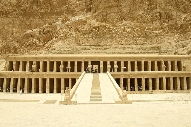 Храм Хатшепсут в Дейр-эль-Бахри